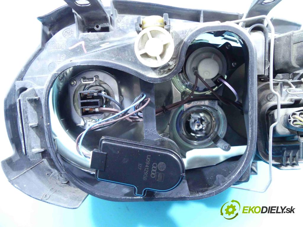 Vw Golf IV 1997-2003 1.4 16v 75 HP manual 55 kW 1390 cm3 5- Reflektor: ľavý 1J1941017B (Ostatné)