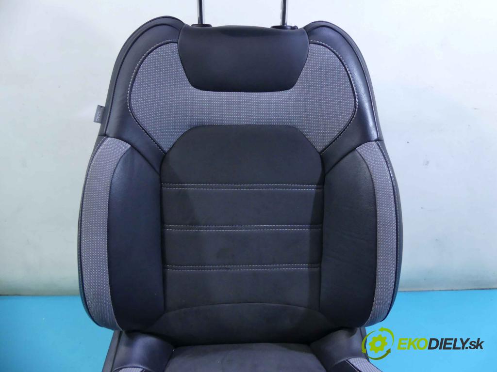 DS 4 2015-2020 1.6 hdi 120 HP automatic 88 kW 1560 cm3 5- Sedačka pravý  (Sedačky, sedadlá)