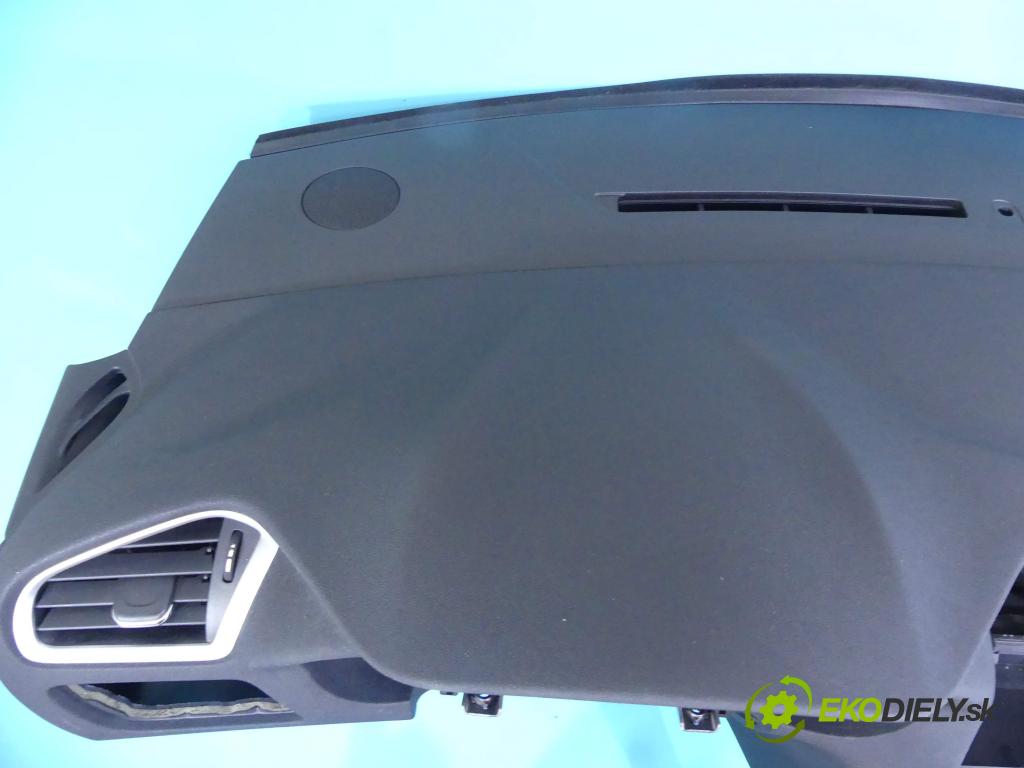 Citroen C4 II 2010-2017 1.6 hdi 111KM manual 82 kW 1560 cm3 5- kokpit,pristrojová doska rozdeľovacia