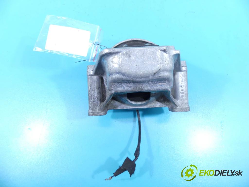 Audi A4 B8 2007-2015 2.7 tdi 190 HP automatic 140 kW 2698 cm3 4- airbag motora 8R0199381 (Držiaky motora)