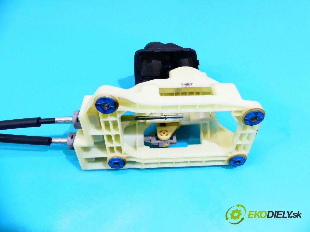 Hyundai I30 II 2012-2016 1.4 16v 100 HP manual 73,2 kW 1396 cm3 5- Páka: Změny: stupeň,rýchlosť  (Rýchlostné páky / kulisy)