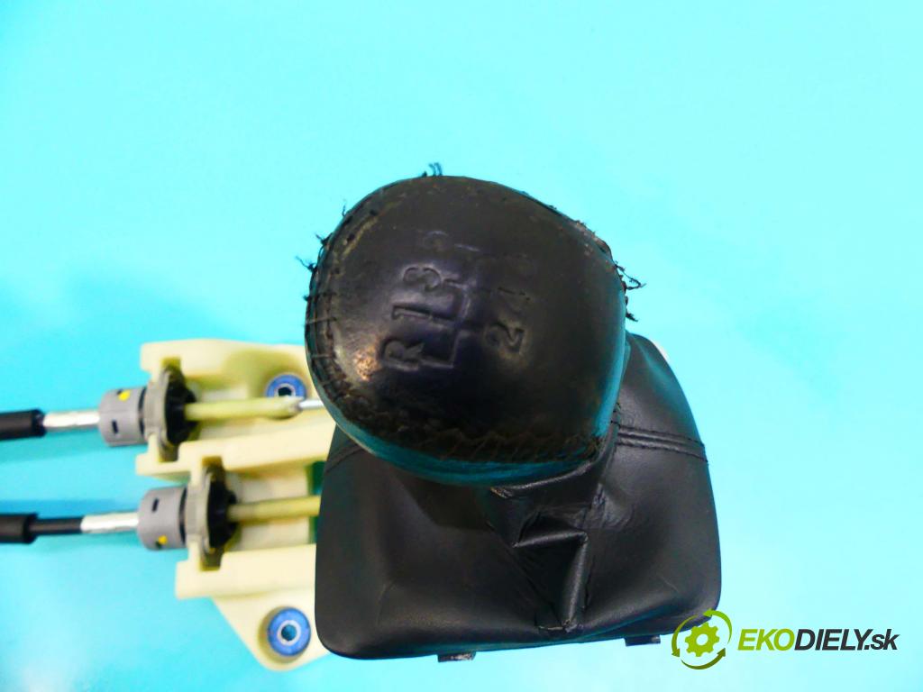 Hyundai I30 II 2012-2016 1.4 16v 100 HP manual 73,2 kW 1396 cm3 5- Páka: Změny: stupeň,rýchlosť  (Rýchlostné páky / kulisy)