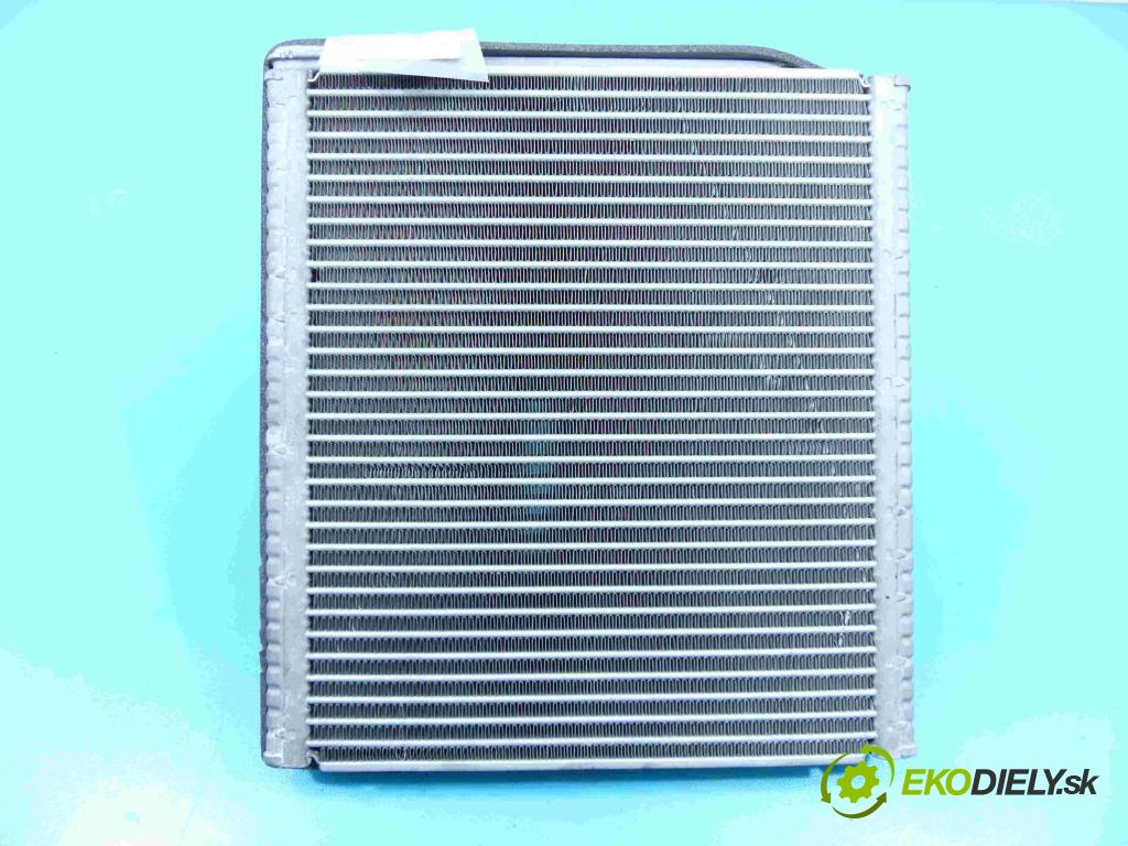 Hyundai I30 II 2012-2016 1.4 16v 100 hp manual 73,2 kW 1396 cm3 5- radiátor  (Radiátory topení)