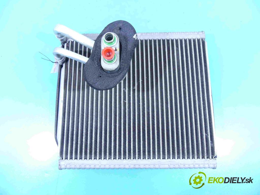 Hyundai I30 II 2012-2016 1.4 16v 100 hp manual 73,2 kW 1396 cm3 5- radiátor  (Radiátory topení)