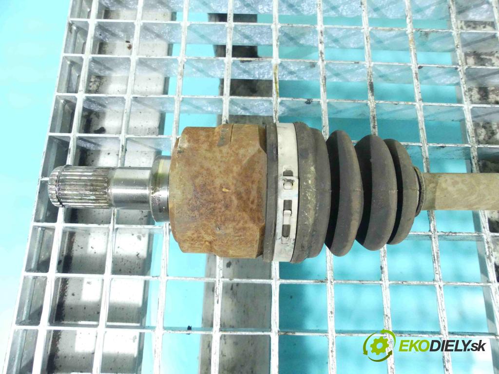 Hyundai I30 II 2012-2016 1.4 16v 100 HP manual 73,2 kW 1396 cm3 5- poloos ľavé  (Poloosy)