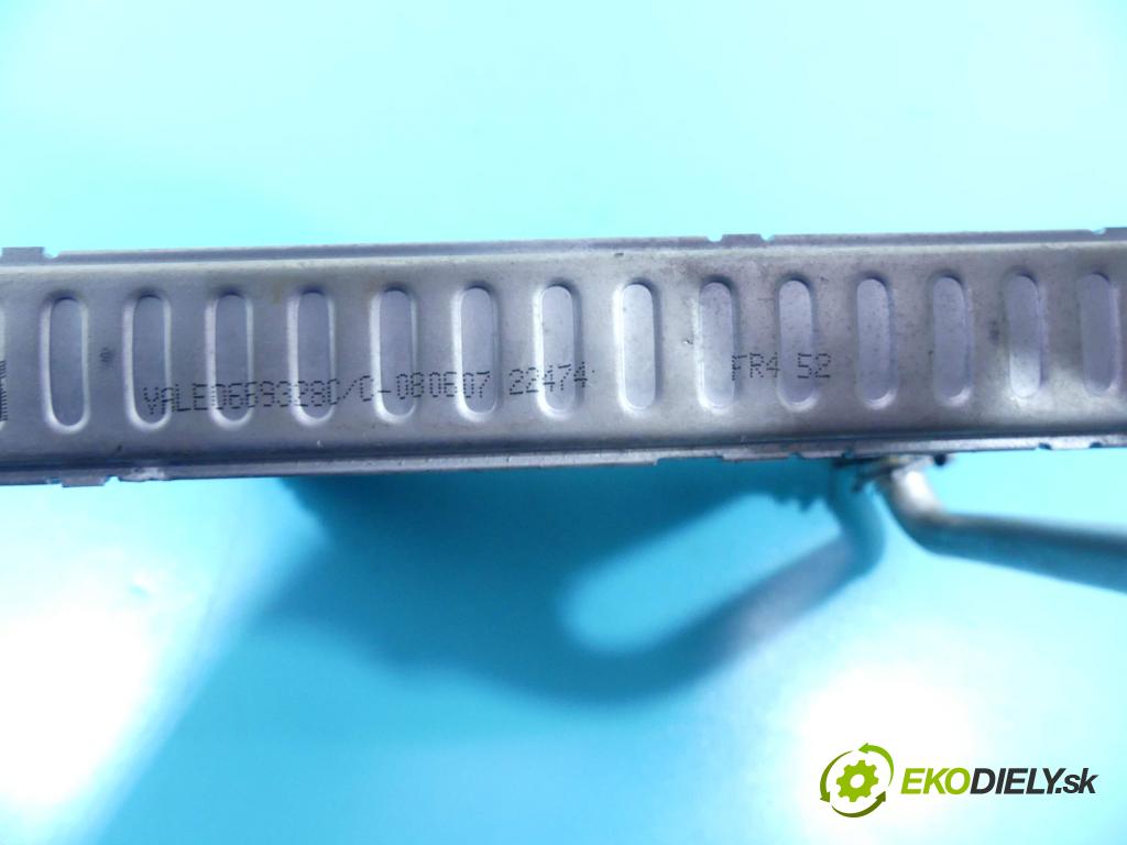 DS 4 2015-2020 1.6 hdi 120 hp automatic 88 kW 1560 cm3 5- radiátor T1014497T (Radiátory topení)