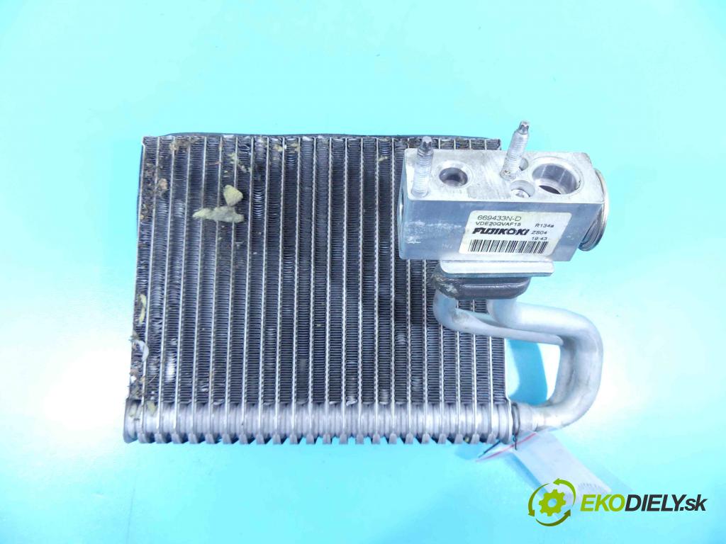 DS 4 2015-2020 1.6 hdi 120 hp automatic 88 kW 1560 cm3 5- radiátor 669433N-D (Radiátory topení)