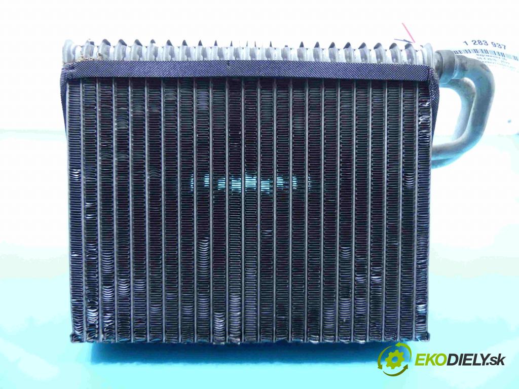 DS 4 2015-2020 1.6 hdi 120 hp automatic 88 kW 1560 cm3 5- radiátor 669433N-D (Radiátory topení)