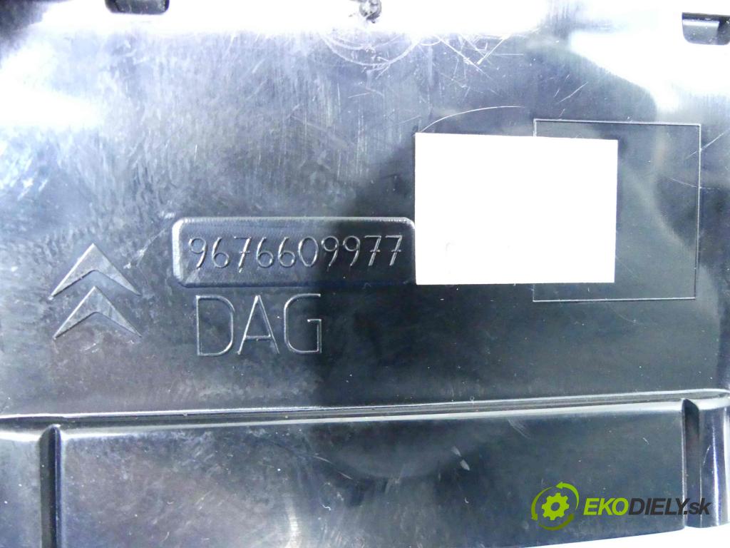 DS 4 2015-2020 1.6 hdi 120 HP automatic 88 kW 1560 cm3 5- Mřížka: kúrenia stredová 9676609977 (Mriežky kúrenia (fukáre))