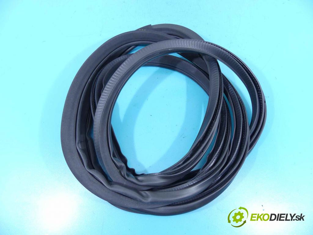 Infiniti Q50 I 2013-2017 2.0 T 211KM automatic 155 kW 1991 cm3 4- Těsnění: dveře zadní levé  (Ostatní)