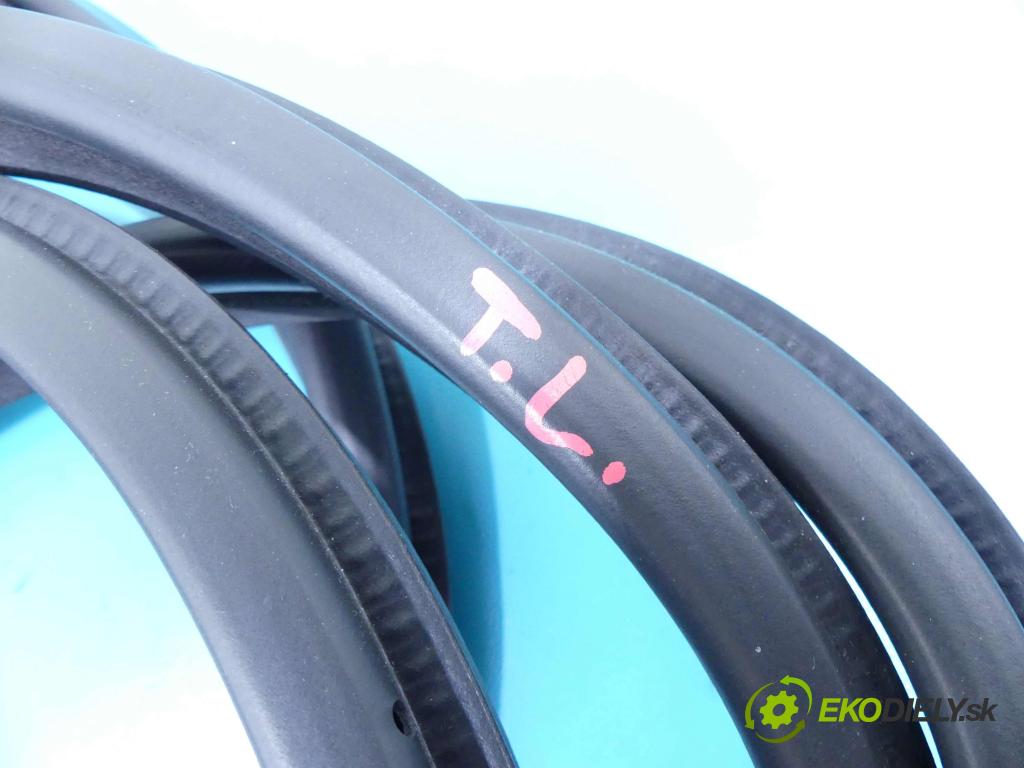 Infiniti Q50 I 2013-2017 2.0 T 211KM automatic 155 kW 1991 cm3 4- Těsnění: dveře zadní levé  (Ostatní)