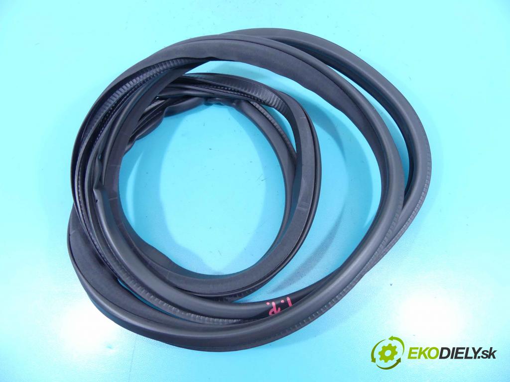 Infiniti Q50 I 2013-2017 2.0 T 211KM automatic 155 kW 1991 cm3 4- Těsnění: dvere zadné pravé  (Ostatné)