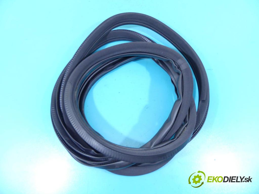 Infiniti Q50 I 2013-2017 2.0 T 211KM automatic 155 kW 1991 cm3 4- Těsnění: dvere zadné pravé  (Ostatné)