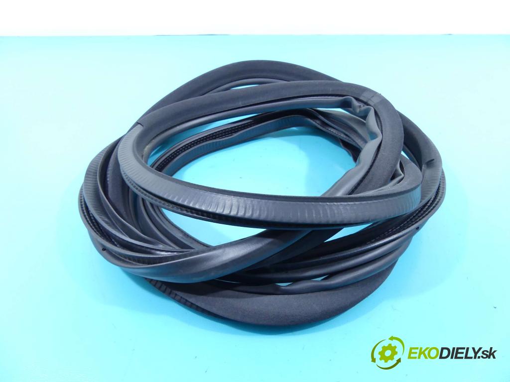 Infiniti Q50 I 2013-2017 2.0 T 211KM automatic 155 kW 1991 cm3 4- Těsnění: dvere zadné pravé  (Ostatné)