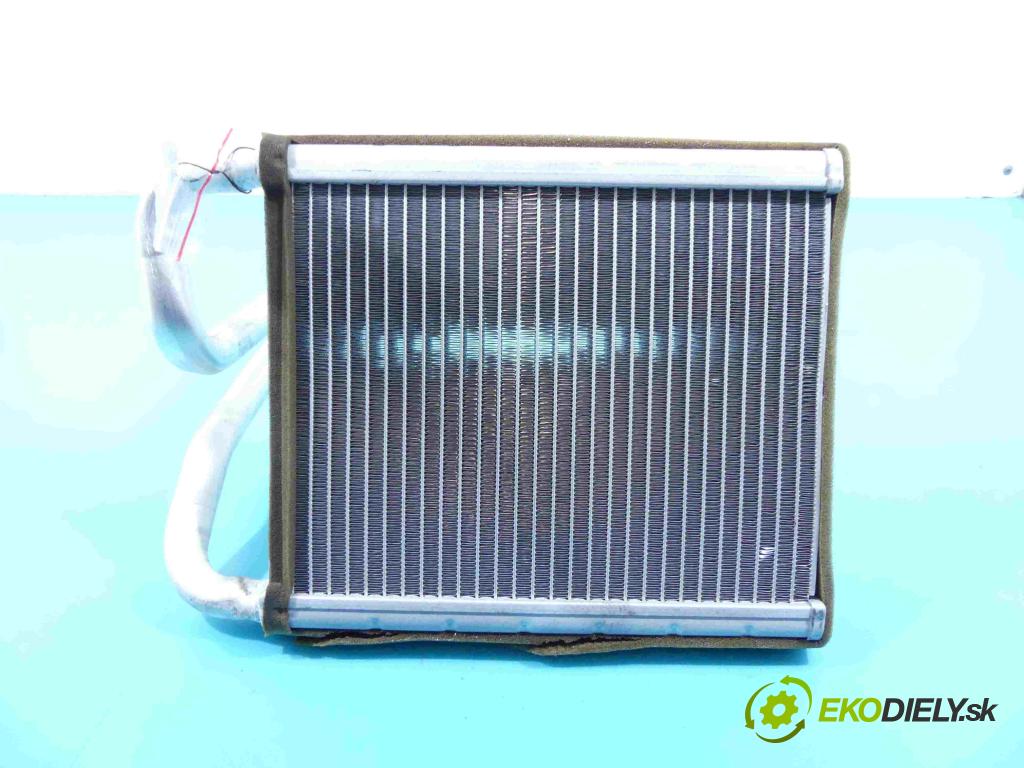 Hyundai I30 II 2012-2016 1.4 16v 100 hp manual 73,2 kW 1396 cm3 5- radiátor  (Radiátory topení)