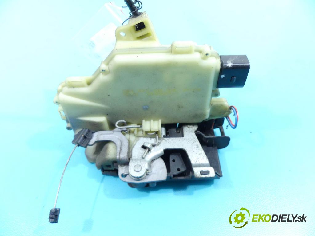 Vw Jetta V 2005-2010 2.5 170 hp automatic 125 kW 2480 cm3 4- zámek přední pravý