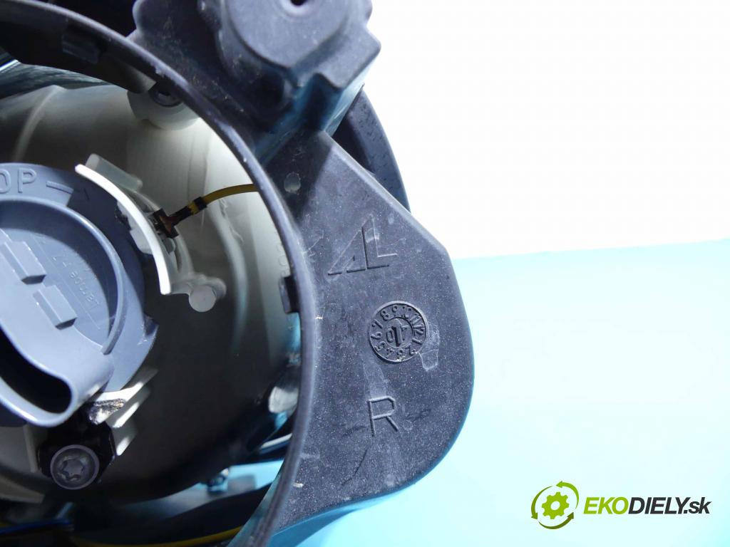 Vw Jetta V 2005-2010 2.5 170 HP automatic 125 kW 2480 cm3 4- Reflektor: pravý 0301212204 (Pravé)