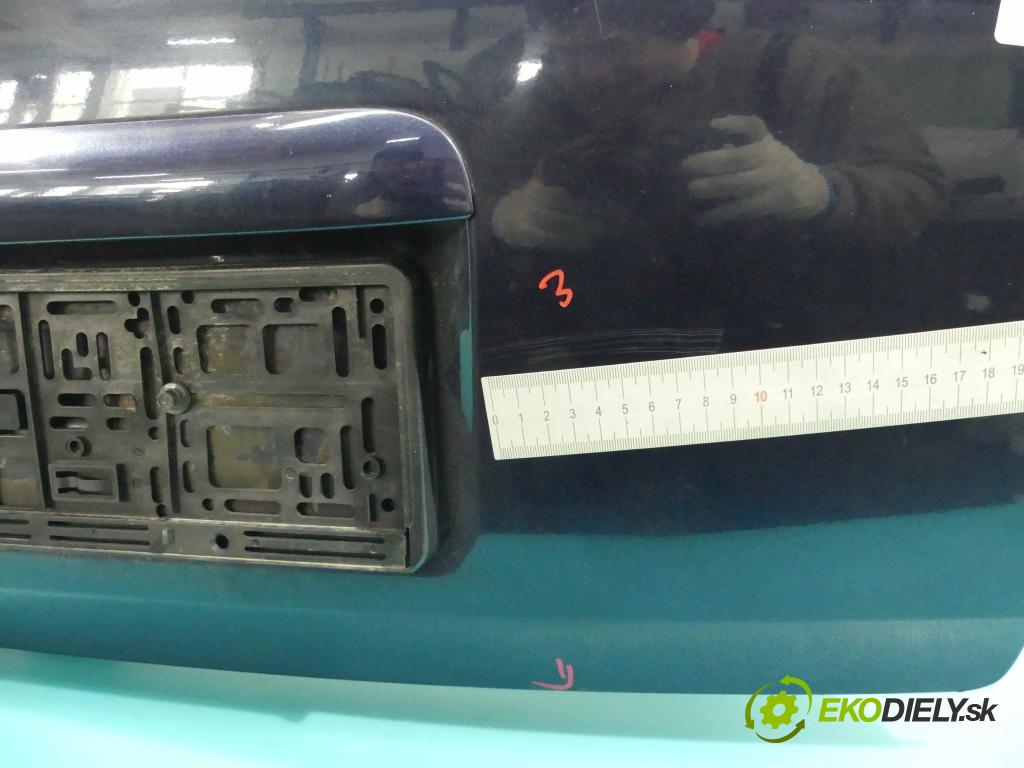 Vw Passat B5 1995-2005 1.6 101 hp manual 74 kW 1595 cm3 4- zadní kufrové dveře  (Zadní kapoty)