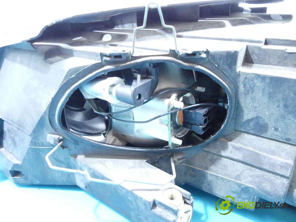 Vw Passat B6 2005-2010 2.0 tdi 140 HP manual 103 kW 1968 cm3 5- Reflektor: pravý 3C0941754G (Pravé)