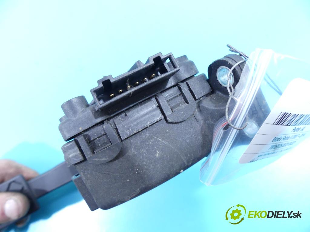 Skoda Fabia II 2007-2014 1.6 tdi 75 HP manual 55 kW 1598 cm3 5- pedále 6Q1721503M (Pedále)