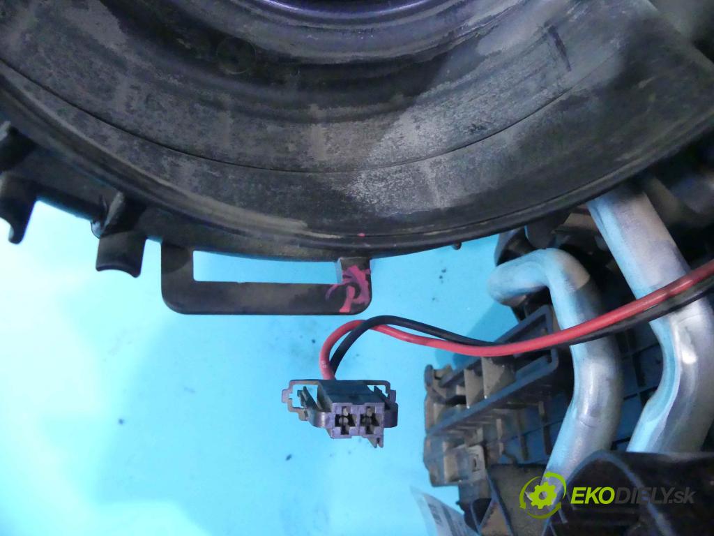 Renault Kangoo II 2008- 1.5 dci 86 hp manual 63 kW 1461 cm3 5- radiátor 8200447414 (Radiátory topení)