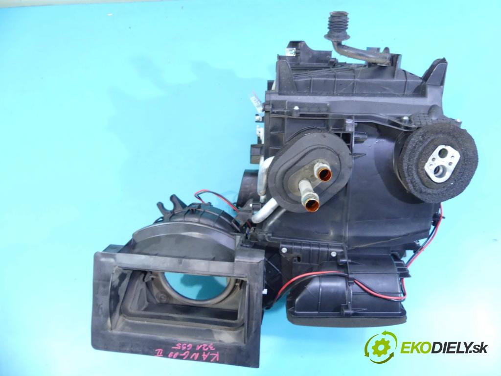 Renault Kangoo II 2008- 1.5 dci 86 hp manual 63 kW 1461 cm3 5- radiátor 8200447414 (Radiátory topení)