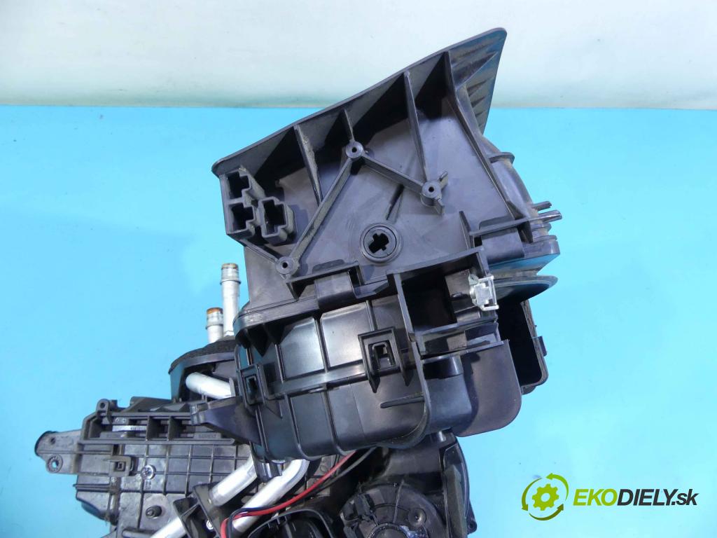 Renault Kangoo II 2008- 1.5 dci 86 hp manual 63 kW 1461 cm3 5- radiátor 8200447414 (Radiátory topení)