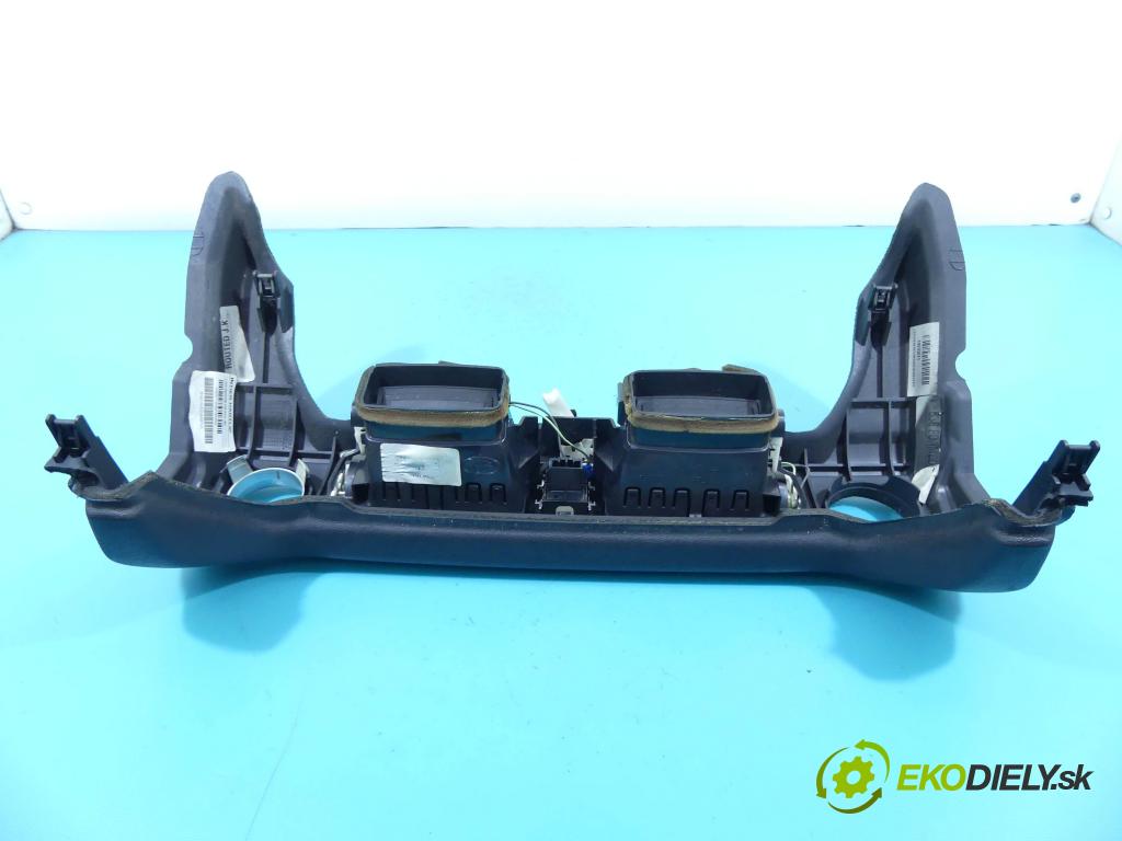 Land rover Range Rover III L322 2001-2012 3.6 TD V8 272 HP automatic 200 kW 3628 cm3 5- Mřížka: kúrenia stredová 9H42-04302-BA (Mriežky kúrenia (fukáre))