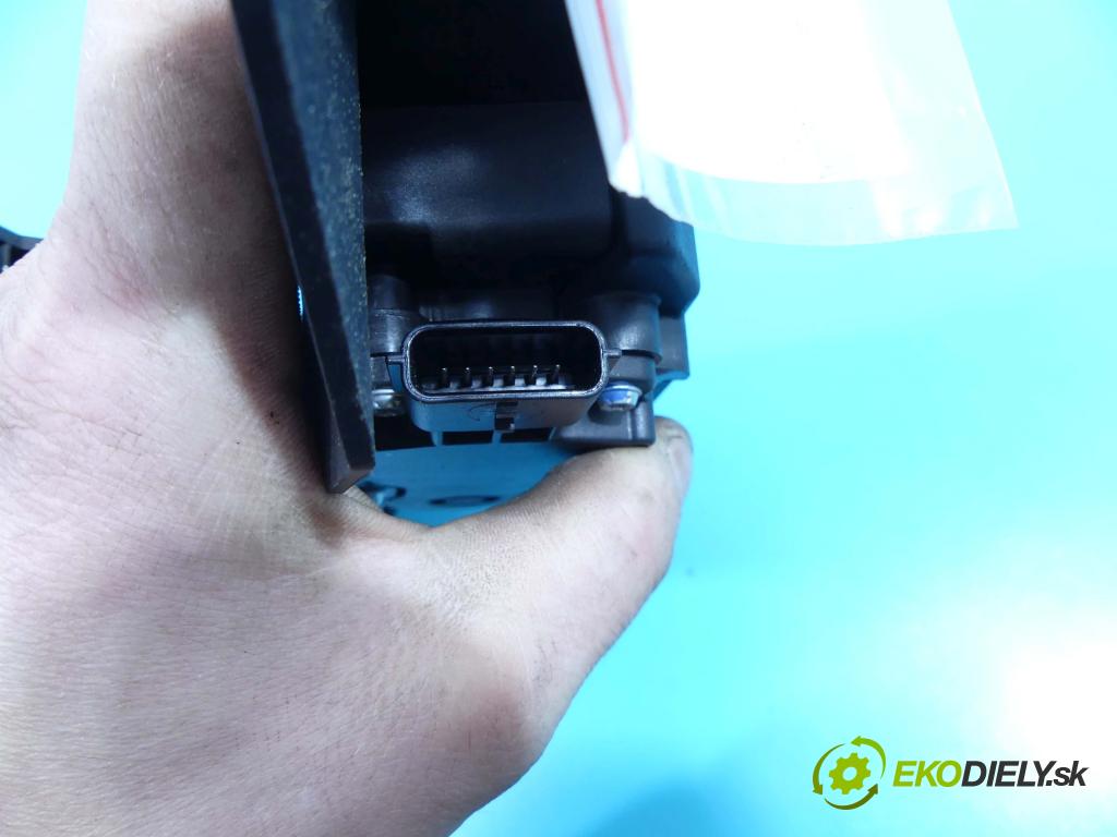 Infiniti Q50 I 2013-2017 2.0 T 211KM automatic 155 kW 1991 cm3 4- pedále 0280755146 (Pedále)