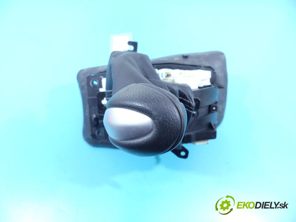 Infiniti Q50 I 2013-2017 2.0 T 211KM automatic 155 kW 1991 cm3 4- Páka: Změny: stupeň,rýchlosť  (Rýchlostné páky / kulisy)