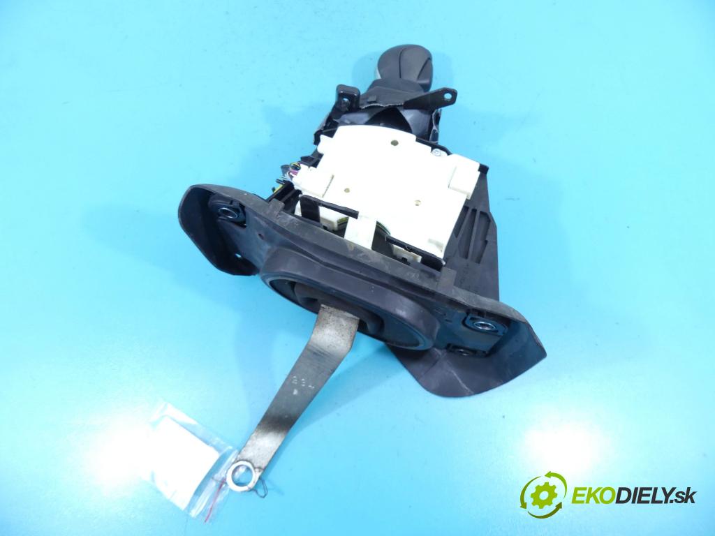 Infiniti Q50 I 2013-2017 2.0 T 211KM automatic 155 kW 1991 cm3 4- Páka: Změny: stupeň,rýchlosť  (Rýchlostné páky / kulisy)