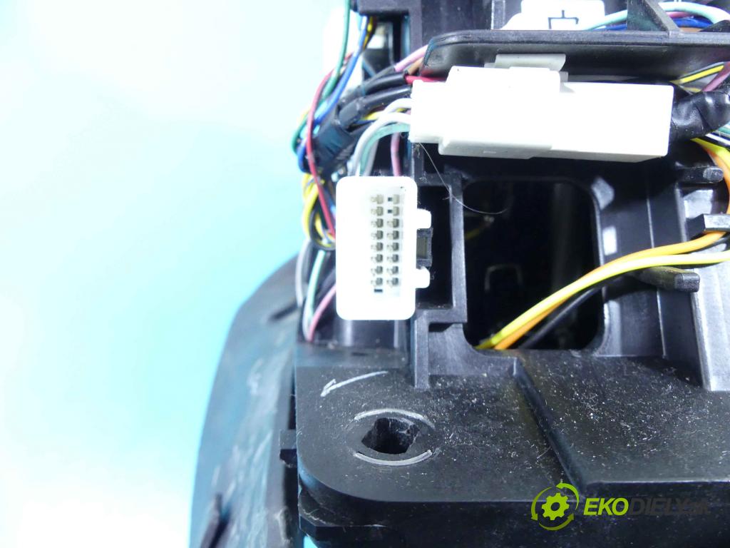 Infiniti Q50 I 2013-2017 2.0 T 211KM automatic 155 kW 1991 cm3 4- Páka: Změny: stupeň,rýchlosť  (Rýchlostné páky / kulisy)