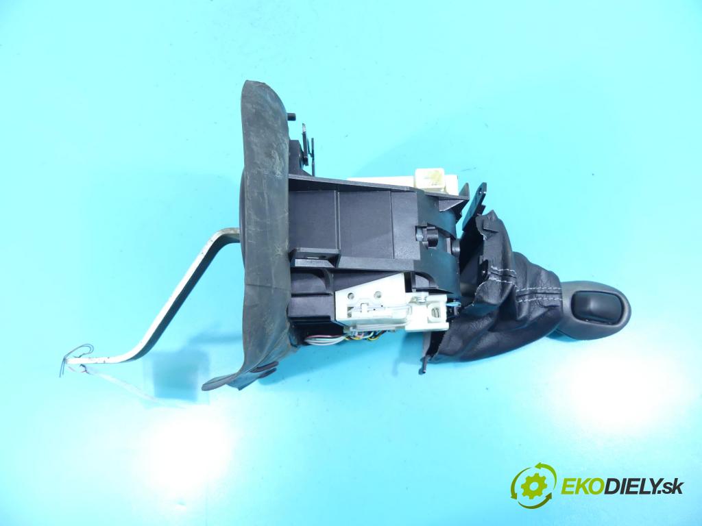 Infiniti Q50 I 2013-2017 2.0 T 211KM automatic 155 kW 1991 cm3 4- Páka: Změny: stupeň,rýchlosť  (Rýchlostné páky / kulisy)