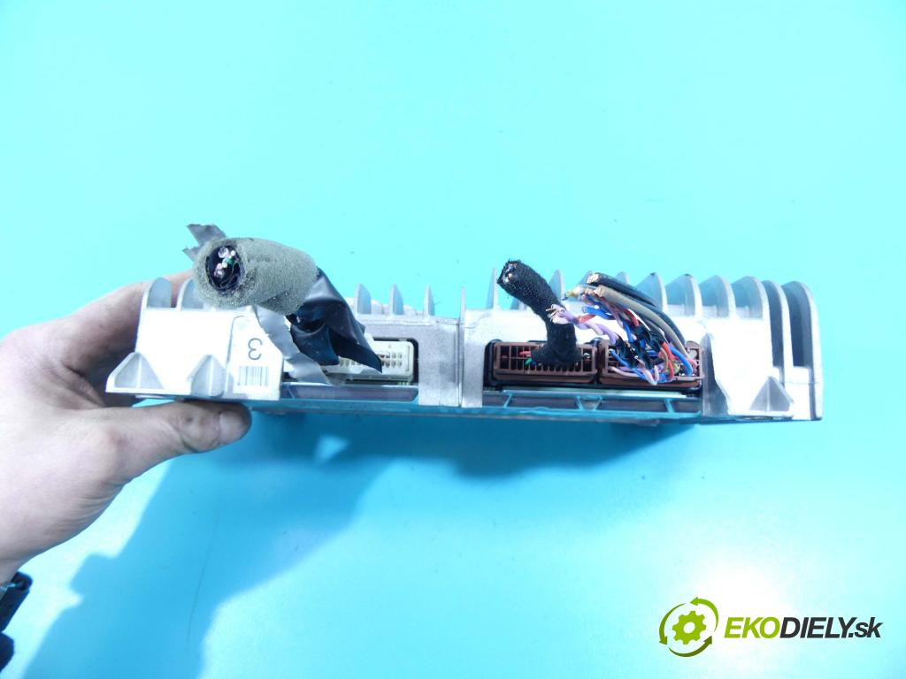 Infiniti Q50 I 2013-2017 2.0 T 211KM automatic 155 kW 1991 cm3 4- Zesilovač: 28061-4GD0A (Zosilňovače)