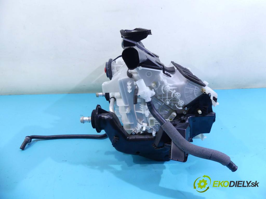 Infiniti Q50 I 2013-2017 2.0 T 211KM automatic 155 kW 1991 cm3 4- radiátor 27110 4GF0B (Radiátory topení)