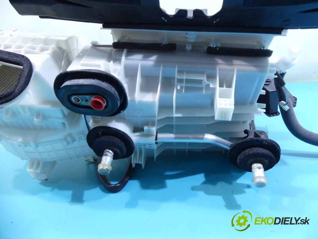 Infiniti Q50 I 2013-2017 2.0 T 211KM automatic 155 kW 1991 cm3 4- radiátor 27110 4GF0B (Radiátory topení)