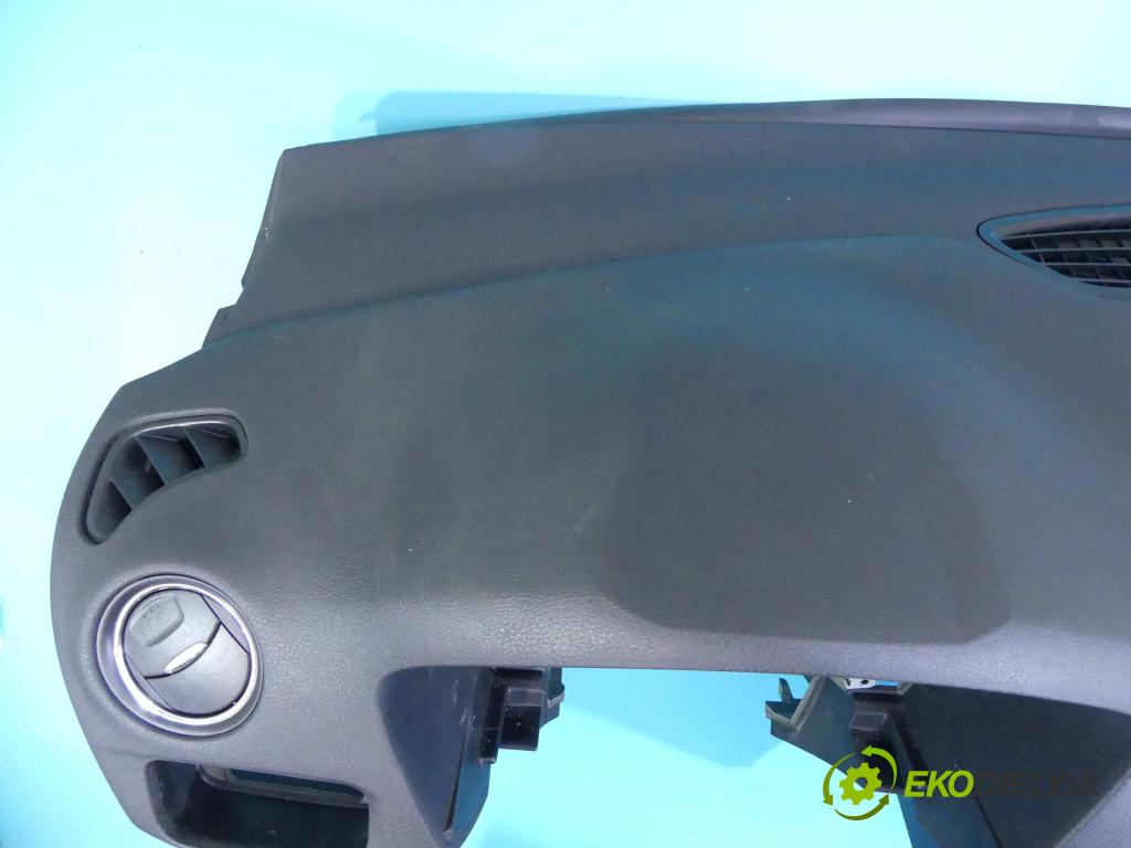 Ford Mondeo Mk4 2007-2014 2.2 tdci 175 HP manual 129 kW 2179 cm3 5- kokpit,pristrojová doska rozdeľovacia