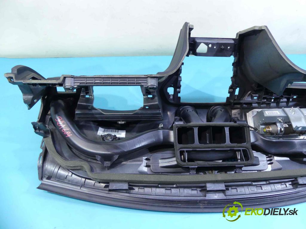 Ford Mondeo Mk4 2007-2014 2.2 tdci 175 HP manual 129 kW 2179 cm3 5- kokpit,pristrojová doska rozdeľovacia