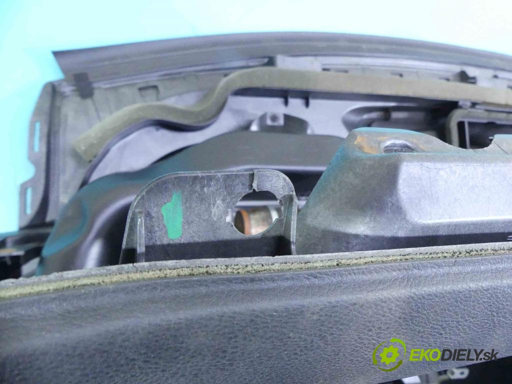 Ford Mondeo Mk4 2007-2014 2.2 tdci 175 HP manual 129 kW 2179 cm3 5- kokpit,pristrojová doska rozdeľovacia