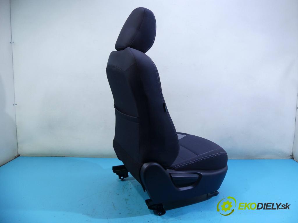 Toyota Avensis III T27 2009-2018 2.0 D4D 143 HP manual 105 kW 1995 cm3 5- Sedačka pravý  (Sedačky, sedadlá)