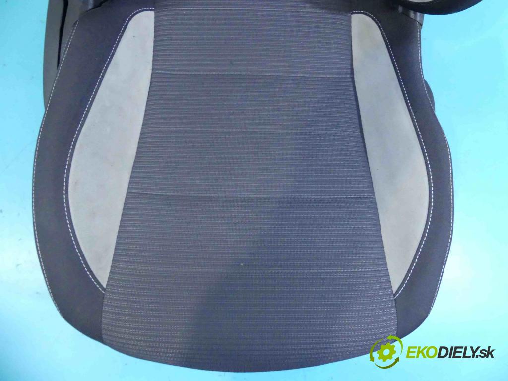 Toyota Avensis III T27 2009-2018 2.0 D4D 143 HP manual 105 kW 1995 cm3 5- Sedačka pravý  (Sedačky, sedadlá)