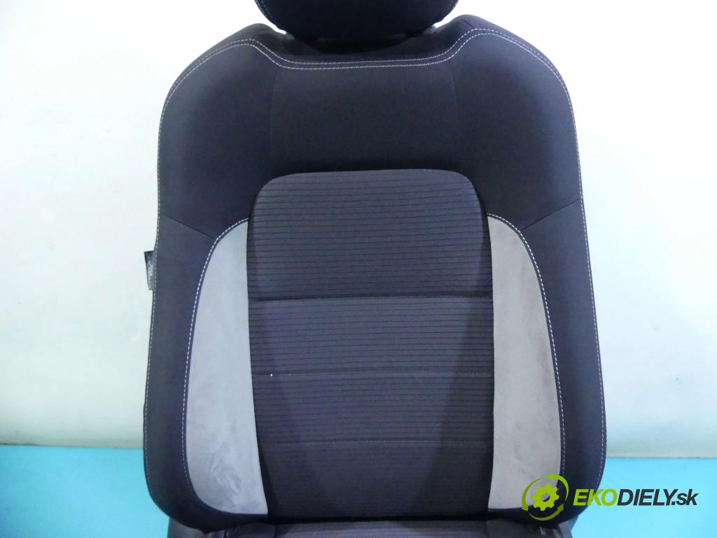 Toyota Avensis III T27 2009-2018 2.0 D4D 143 HP manual 105 kW 1995 cm3 5- Sedačka pravý  (Sedačky, sedadlá)