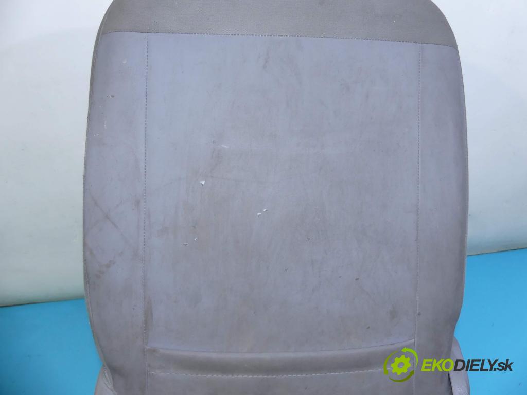 Renault Kangoo II 2008- 1.5 dci 86 HP manual 63 kW 1461 cm3 5- Sedačka pravý  (Sedačky, sedadlá)