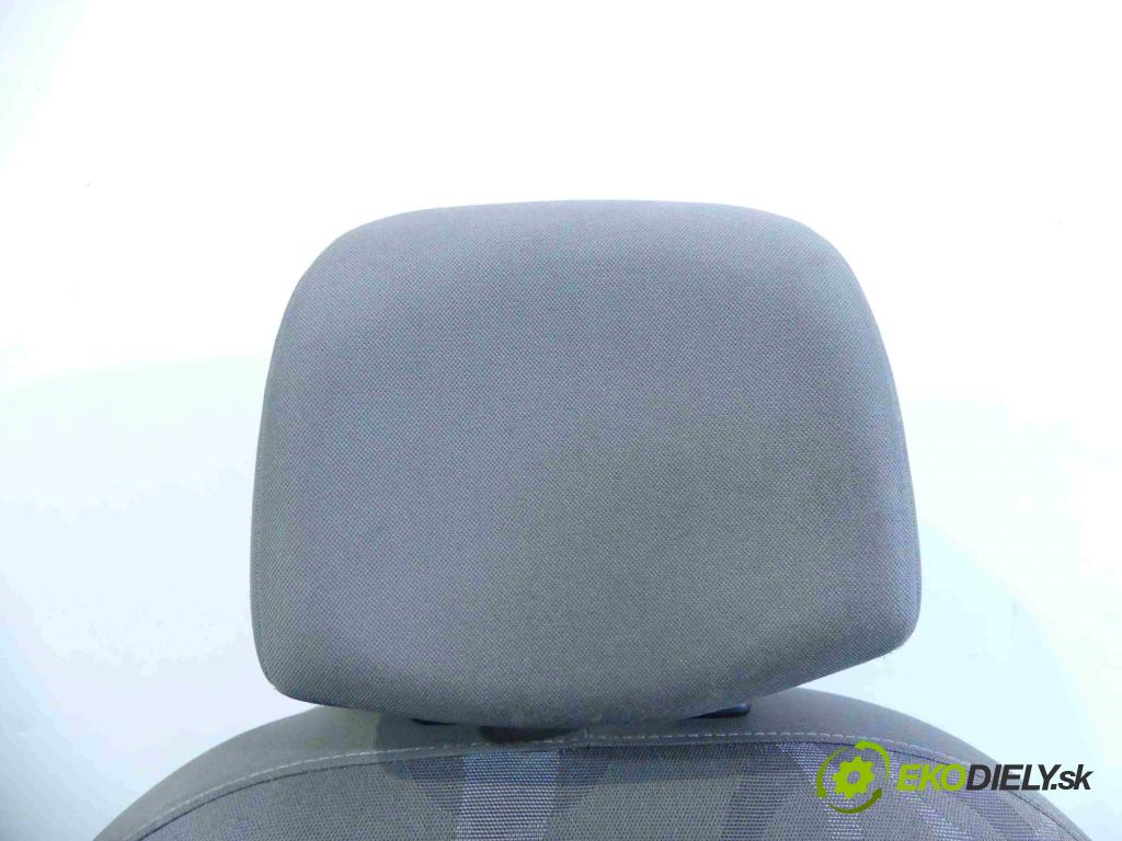 Renault Kangoo II 2008- 1.5 dci 86 HP manual 63 kW 1461 cm3 5- Sedačka pravý  (Sedačky, sedadlá)