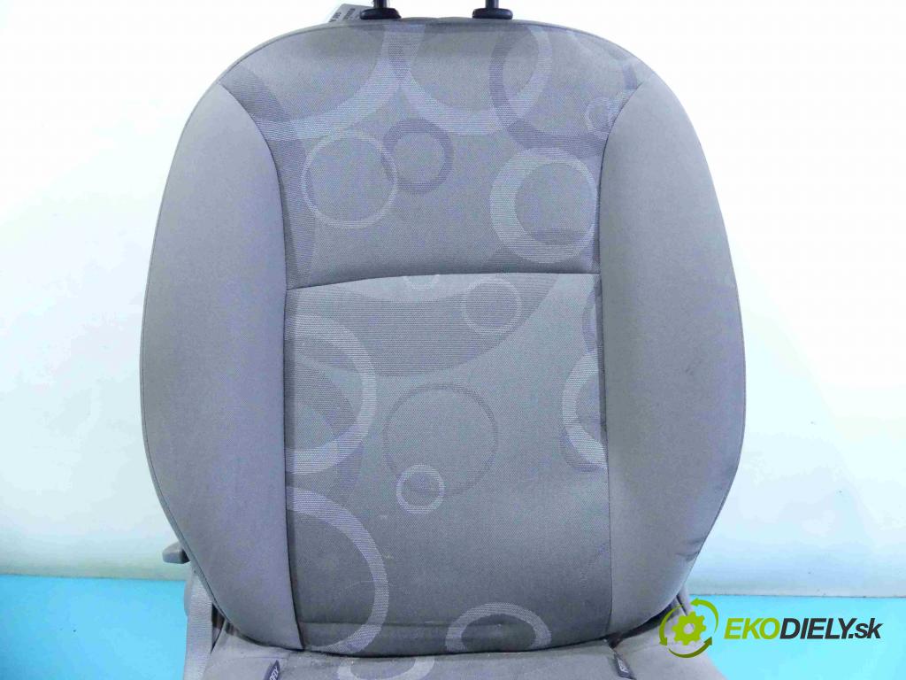 Renault Kangoo II 2008- 1.5 dci 86 HP manual 63 kW 1461 cm3 5- Sedačka pravý  (Sedačky, sedadlá)