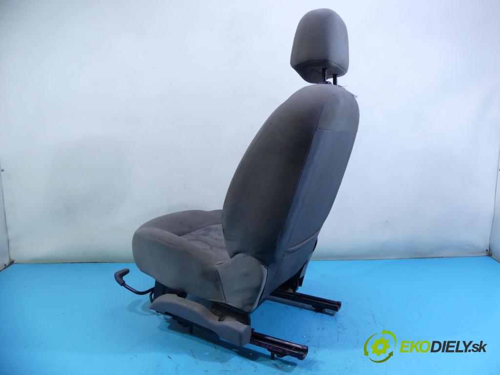 Renault Kangoo II 2008- 1.5 dci 86 HP manual 63 kW 1461 cm3 5- Sedačka pravý  (Sedačky, sedadlá)