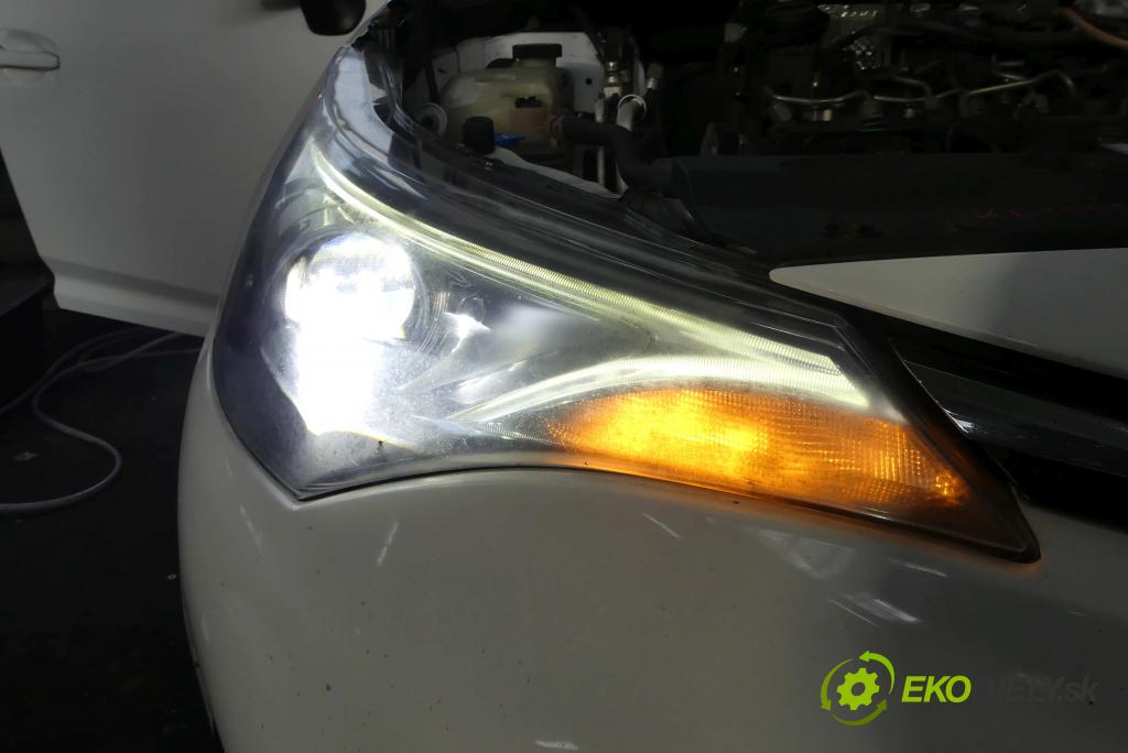 Toyota Avensis III T27 2009-2018 2.0 D4D 143 HP manual 105 kW 1995 cm3 5- Reflektor: pravý  (Pravé)