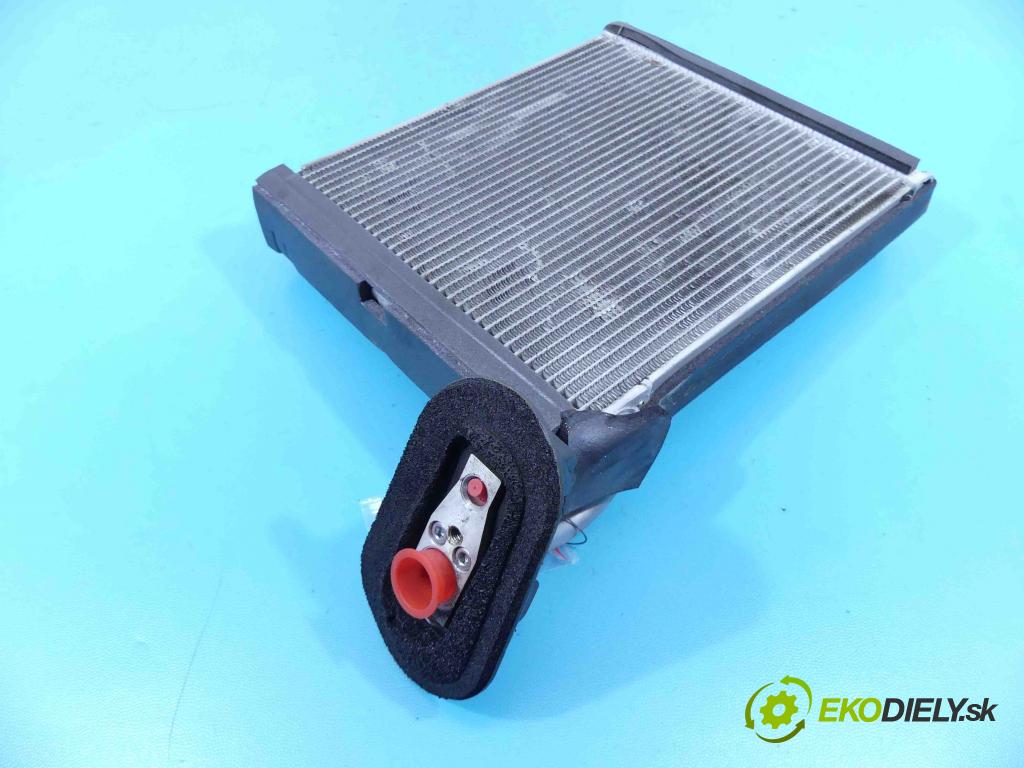 Toyota Avensis III T27 2009-2018 2.0 D4D 143 hp manual 105 kW 1995 cm3 5- radiátor  (Radiátory topení)