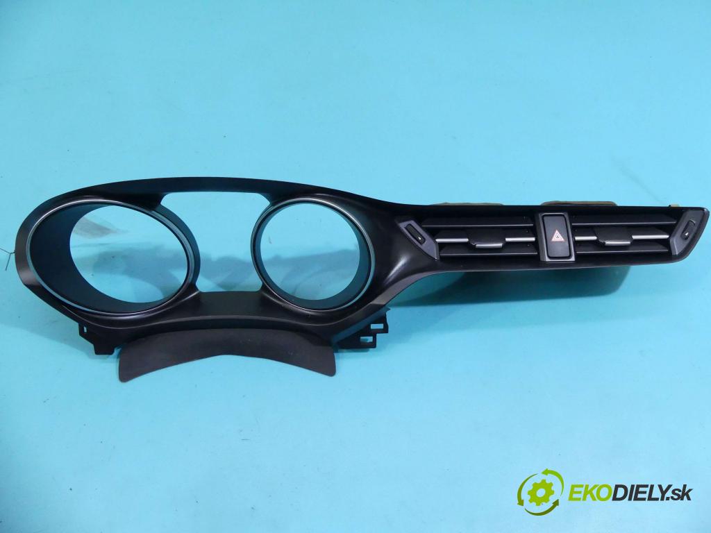 Toyota Avensis III T27 2009-2018 2.0 D4D 143 HP manual 105 kW 1995 cm3 5- Mřížka: kúrenia stredová 55670-05150 (Mriežky kúrenia (fukáre))