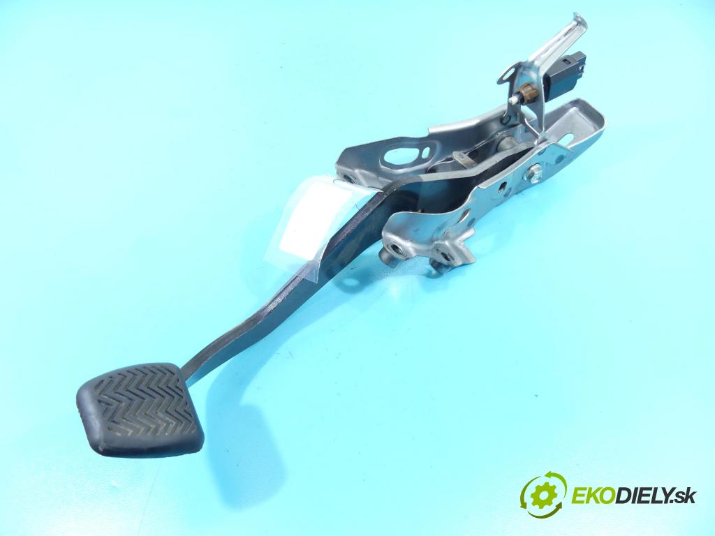 Toyota Avensis III T27 2009-2018 2.0 D4D 143 HP manual 105 kW 1995 cm3 5- pedále  (Pedále)